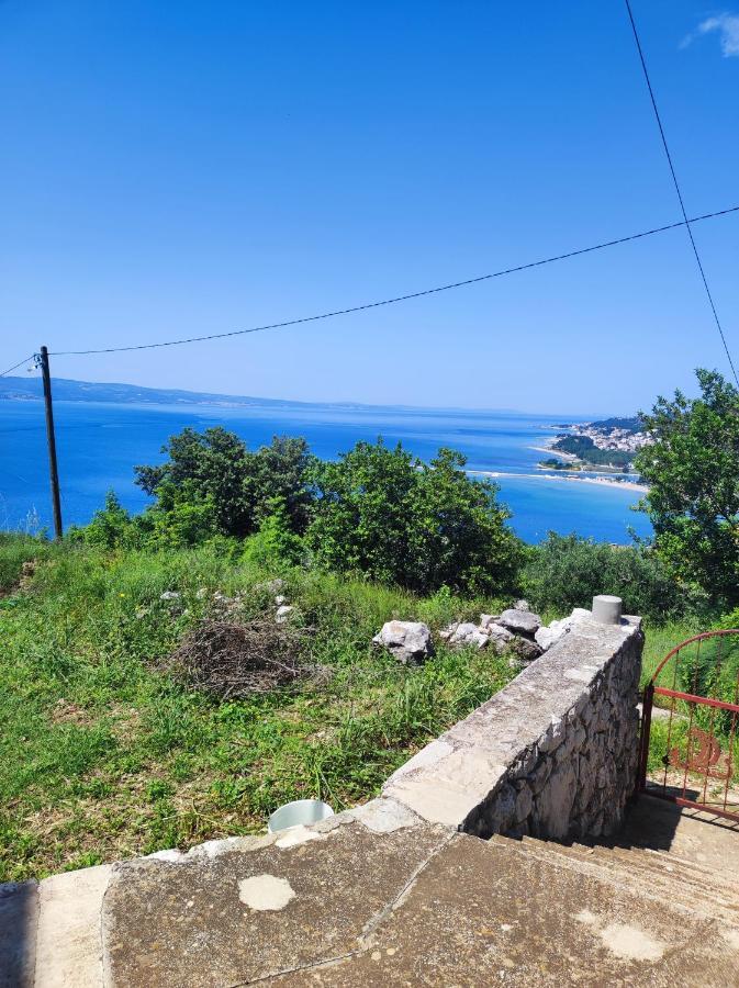 Apartment With 2 Balconies And Sea View Омиш Экстерьер фото